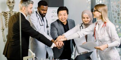 O que fundadores precisam saber sobre saúde e bem-estar nas empresas em crescimento